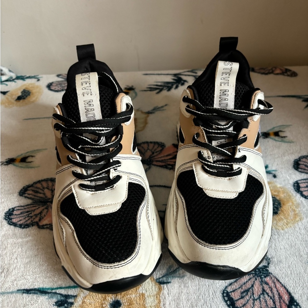 Steve Madden womans Black and White Sneakers